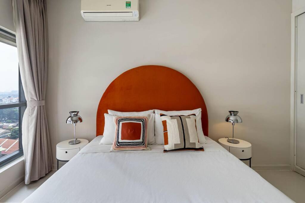 Luxurious 3-bedroom Retreat In The Heart Of Saigon Căn hộ