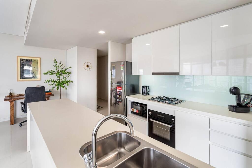 Căn hộ Luxurious 3-bedroom Retreat In The Heart Of Saigon *