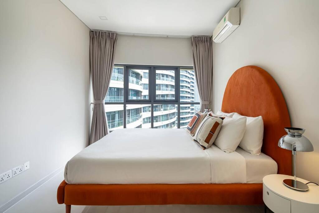 Căn hộ Luxurious 3-bedroom Retreat In The Heart Of Saigon